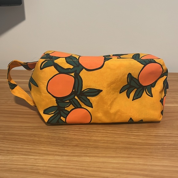 Baggu Dopp Kit - Orange Trees - Picture 6 of 10